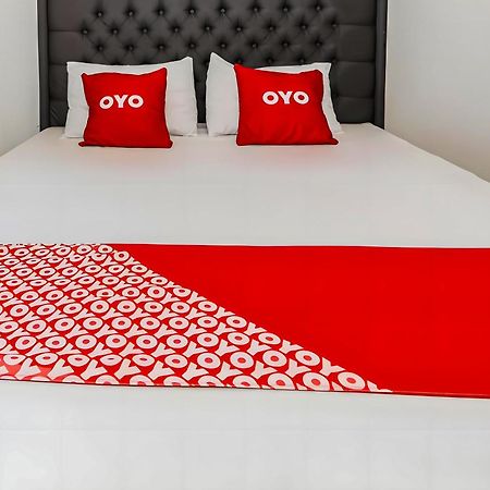 Hotel Oyo 93703 F88 Bekasi Exterior foto